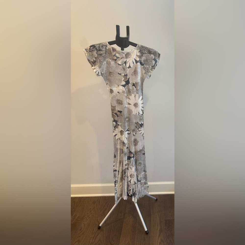 Komarov Grey Floral Pleated Maxi Dress Small - Picture 2 of 6